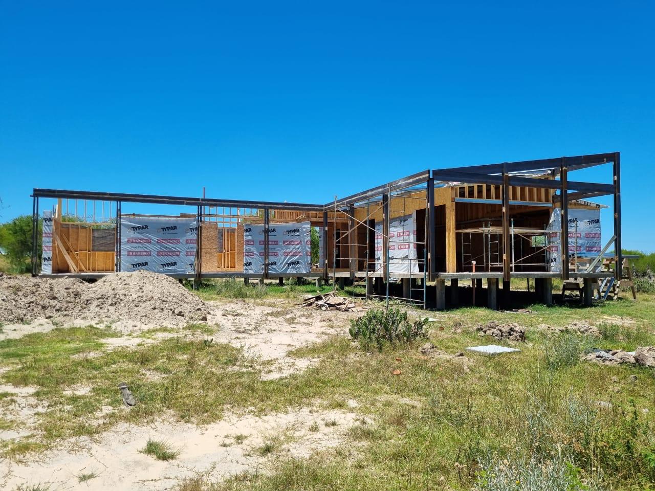 Casa AyB, vivienda unifamiliar sustentable en Gualeguaychú, Entre Ríos — foto 2 de 11. Proyecto del Arq. Germán Vázquez